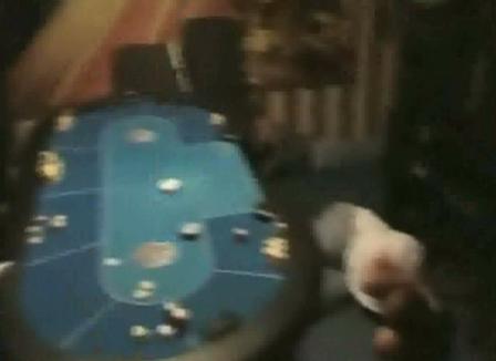 Un cazinou ilegal, vechi de două luni, a fost desfiinţat de poliţişti (FOTO/VIDEO)